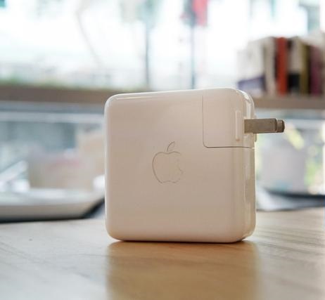 Adaptateur Chargeur USB-C A1718 61W compatible Apple Macbook Pro 13”